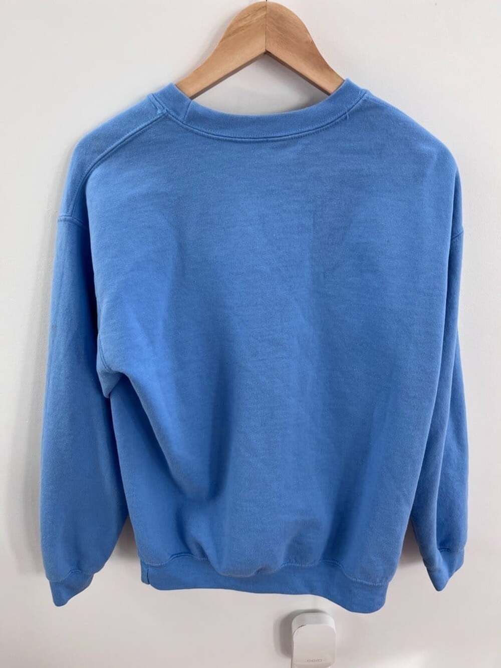VTG Style Snoopy Embroidered Sweatshirt Medium Blue Peanuts Fall Leaves Crewneck - Picture 4 of 5